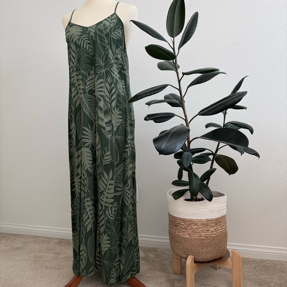 OLD NAVY Olive green tropical print sleeveless maxi dress - M